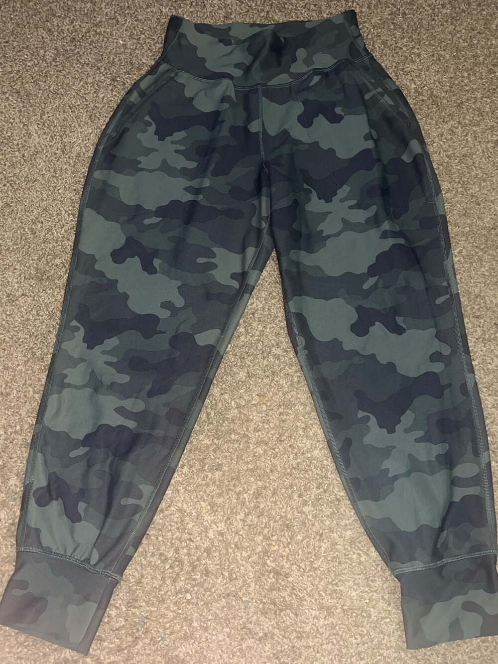 Old Navy Powersoft High-Rise Go-Dry Camo Jogger Pants Small Petite